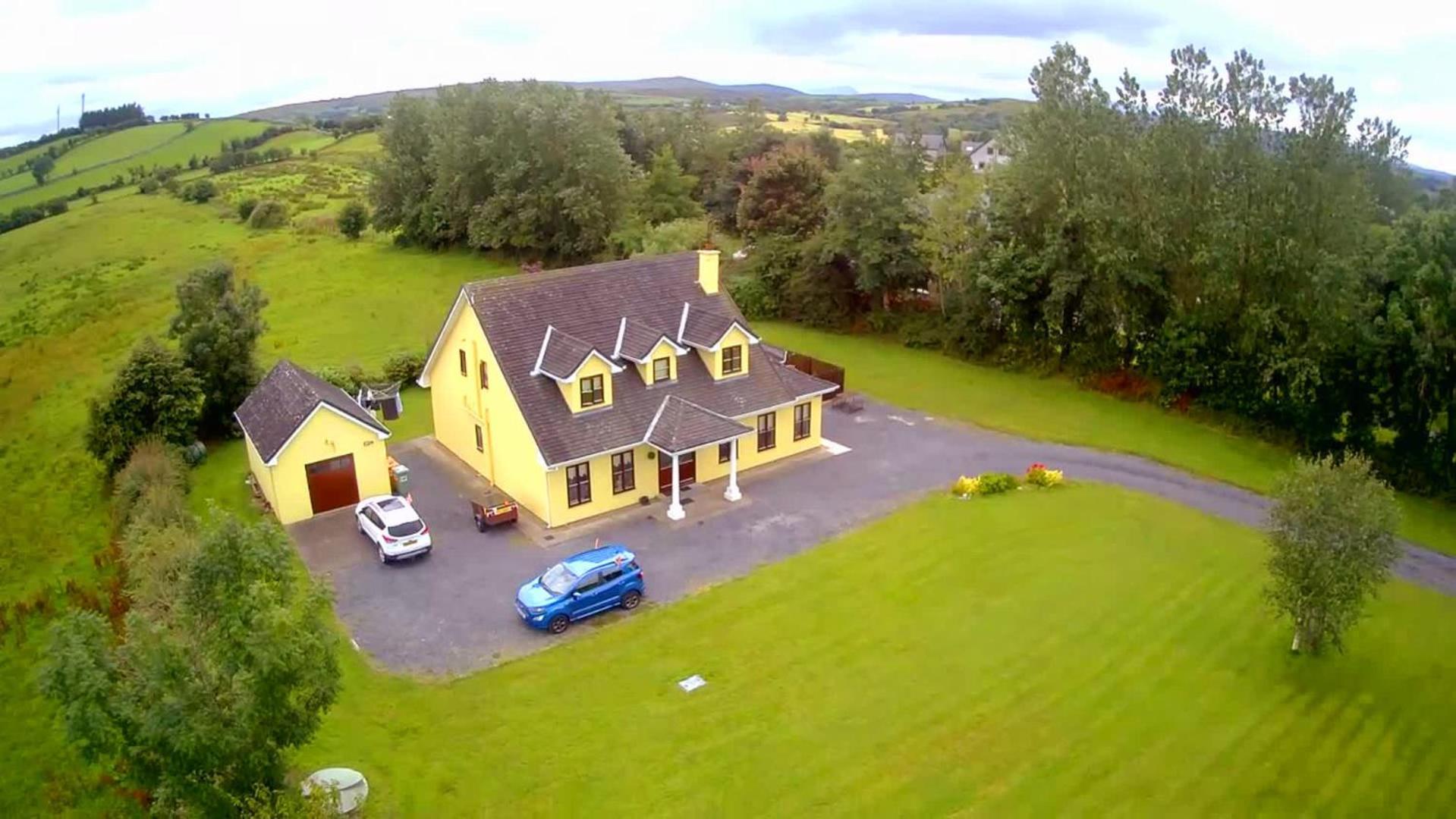 Yellow House Westport Buitenkant foto